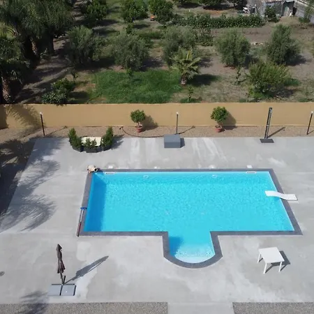 Villa Paradisea With Pool Calatabiano