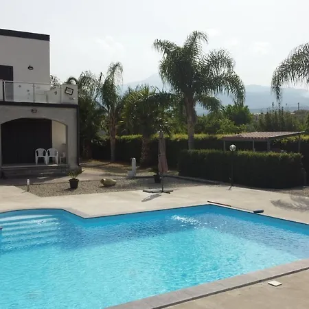 Villa Paradisea With Pool Calatabiano